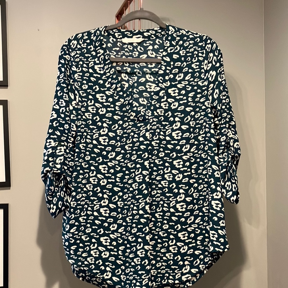 All in Favor - Split Neck Roll Sleeve Tunic Blouse